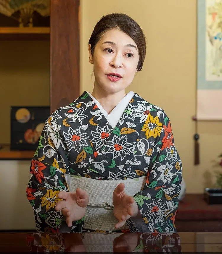 講談師、ナレーター・声優 一龍斎貞弥「講談の耳から入ってくる日本語の音の美しさ、心地よさに惹かれました」｜with PEOPLE 縁ある人たち｜koji note[三和酒類株式会社]