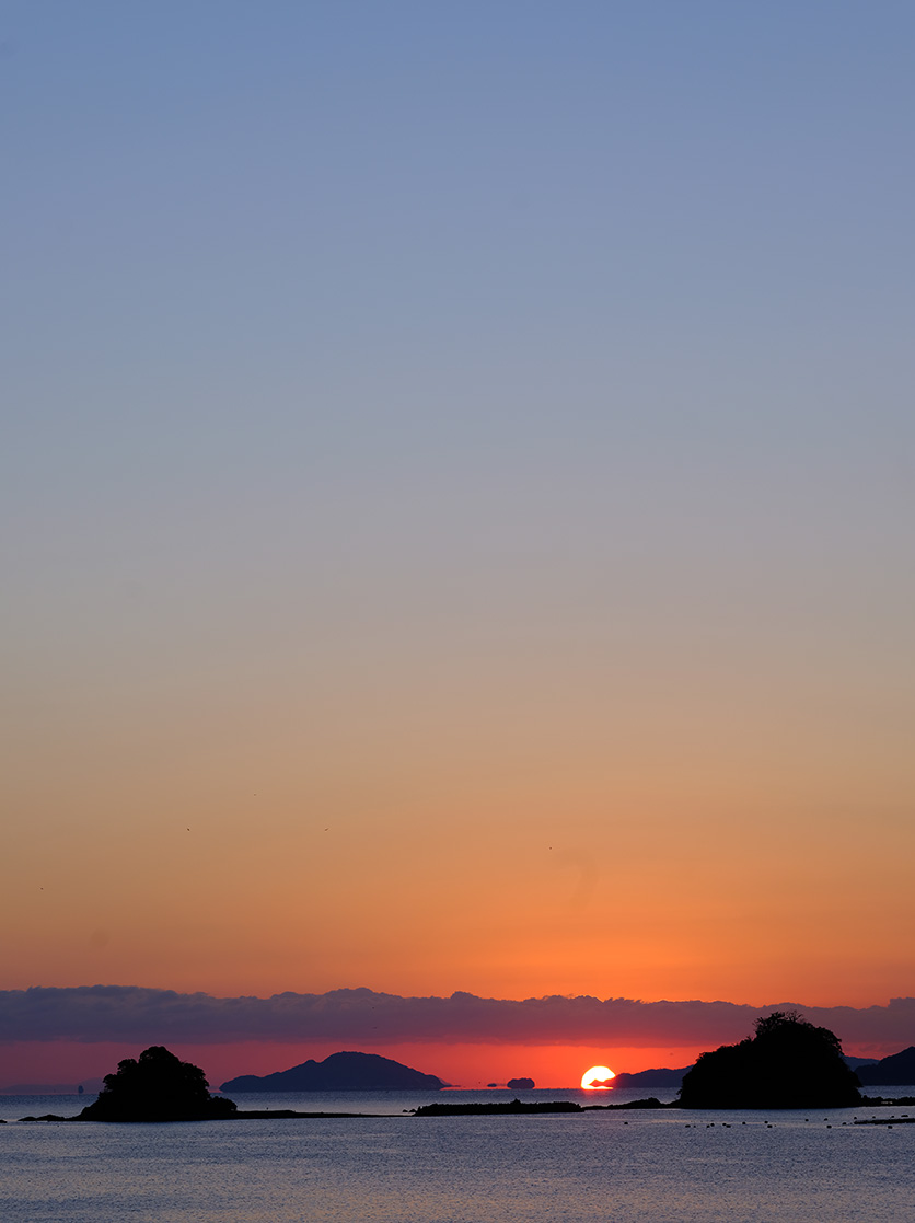 臼杵湾の夜明け