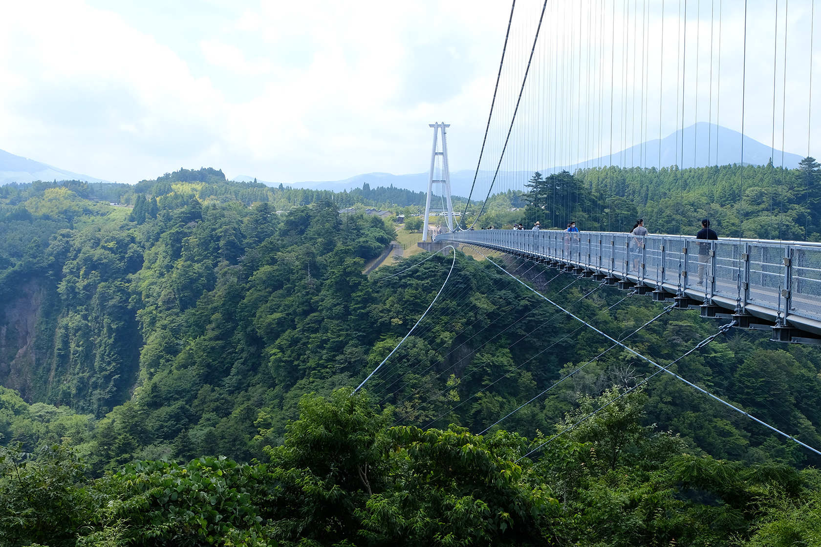 九重“夢”大吊橋（大分県玖珠郡〔くすぐん〕九重町〔ここのえまち〕）