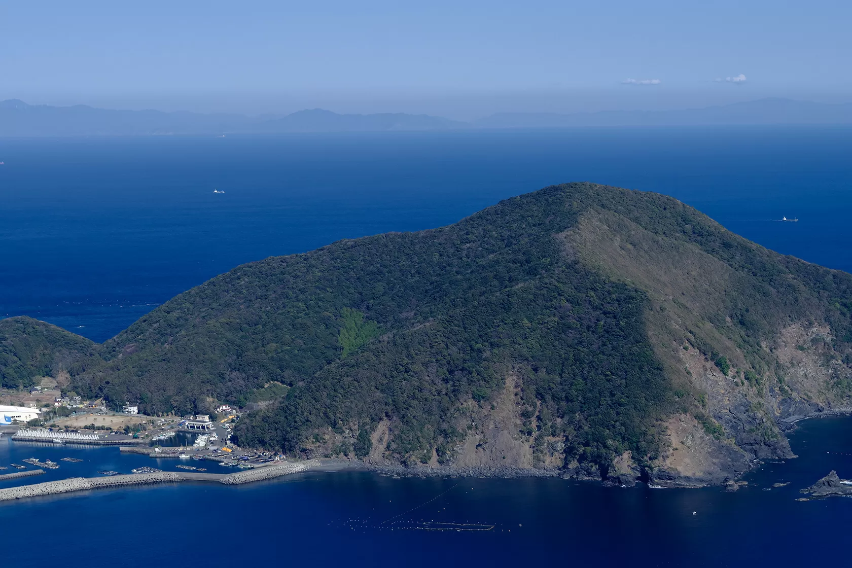 相原正明フォトエッセイ　テーマ「海、そして島　Sea, and Island」