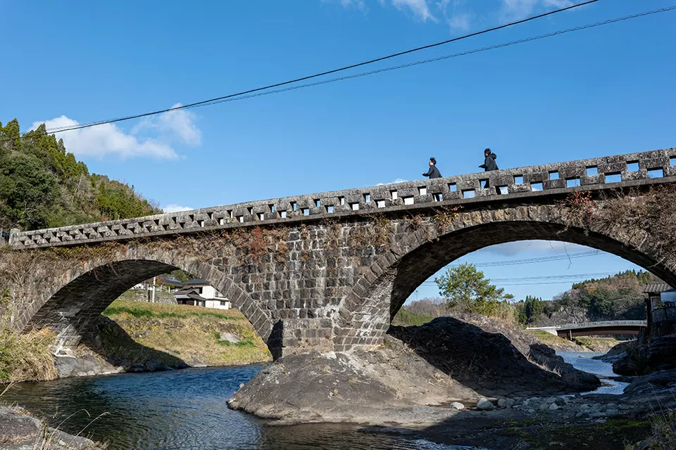 住吉橋は歩いて渡れるので、塩井湧水を起点にする場合はここを折り返しポイントとし、塩井に戻るのがいいだろう