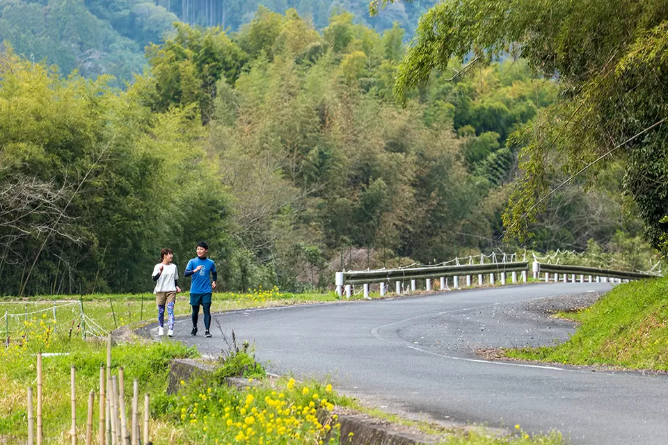 のどかな田園風景を眺めながら歩くことができる