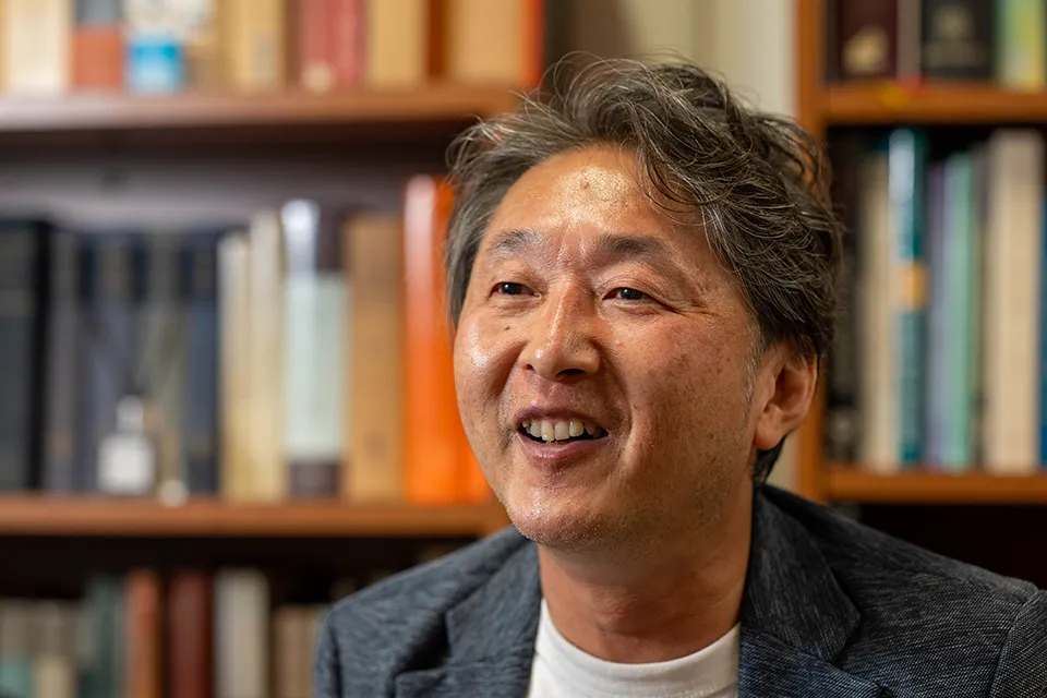 東京大学大学院理学系研究科の太田博樹教授（東京大学本郷キャンパスの太田研究室）