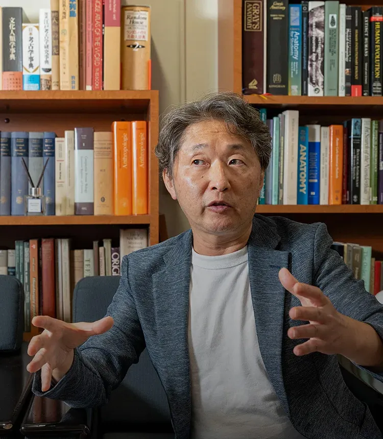 東京大学大学院理学系研究科の太田博樹教授（東京大学本郷キャンパスの太田研究室）