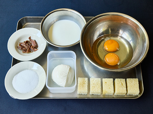 アンチョビのせフレンチトーストの材料
