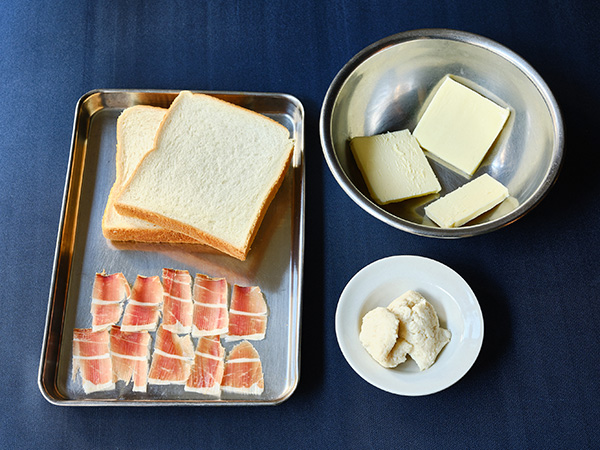 みりん粕バタートースト、生ハムのせの材料