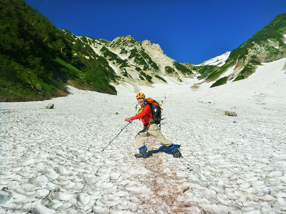 これは少し難度の高い白馬岳の大雪渓（写真提供：石丸謙二郎）さん