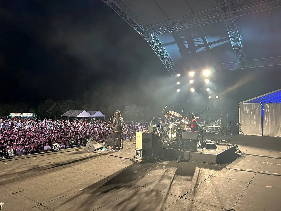 ロックフェス「ジゴロック」のステージ