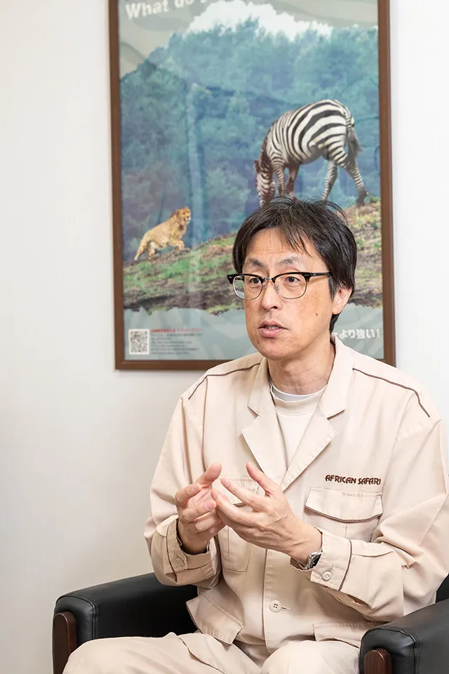 九州自然動物公園アフリカンサファリ園長の神田岳委さん